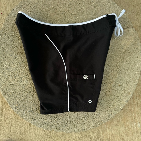 BODY GLOVE WOMEN’S SWIM BLACK BOARD SHORTS SIZE M - Picture 4 of 13